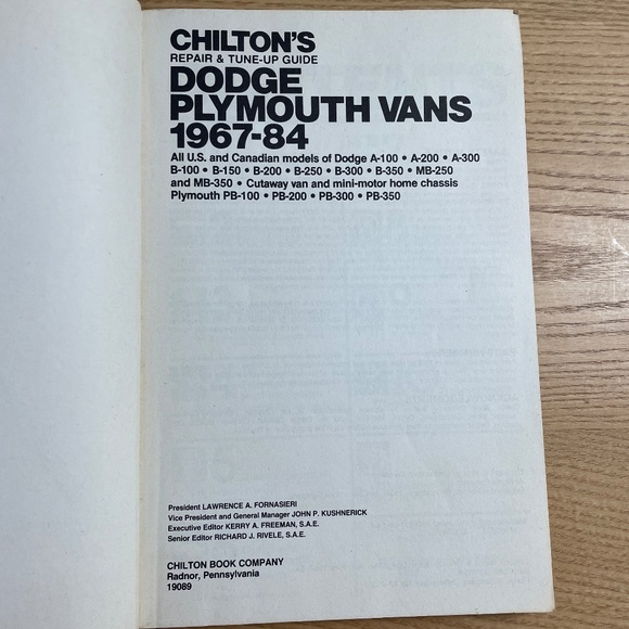 Chiltons Dodge Plymouth Vans 1967-84 Repair Tune Up Guide Book #6934 Shop Manual - Picture 4 of 6